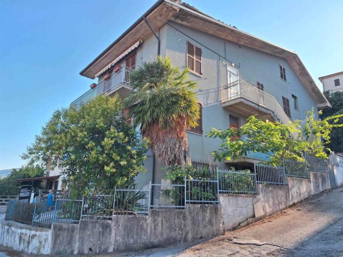 Appartamento con 5 locali in vendita in San Severino Marche