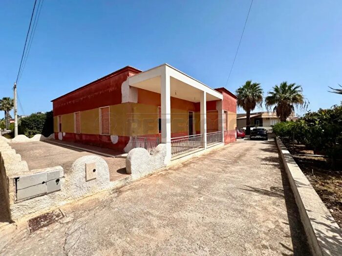 Casa con 8 locali in vendita in Contrada Ventrischi Snc, Marsala