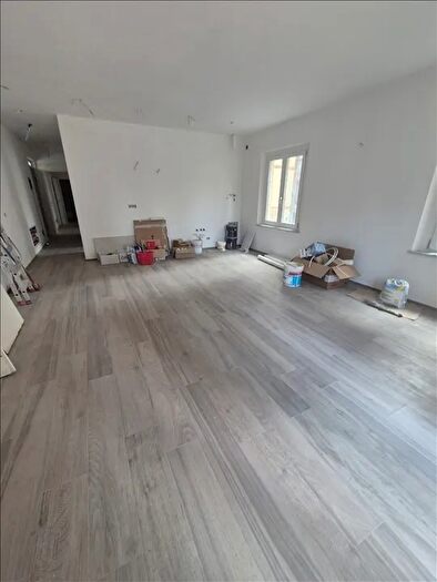 Appartamento quadrilocale in vendita in Via Mencatelli, Siena