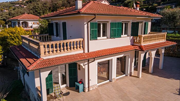 Casa con 5 locali in vendita in Regione Nofea Vallecrosia, Vallecrosia