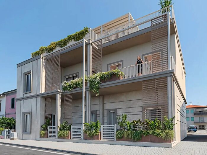 Appartamento trilocale in vendita in Viale Galliano, Cecina