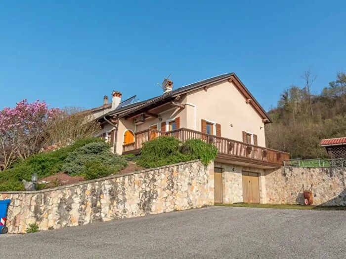 Casa con 11 locali in vendita in Via Anzaven, Cesiomaggiore