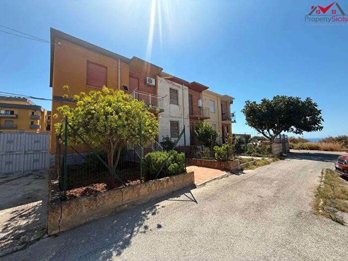 Casa con 6 locali in vendita in Porto Empedocle