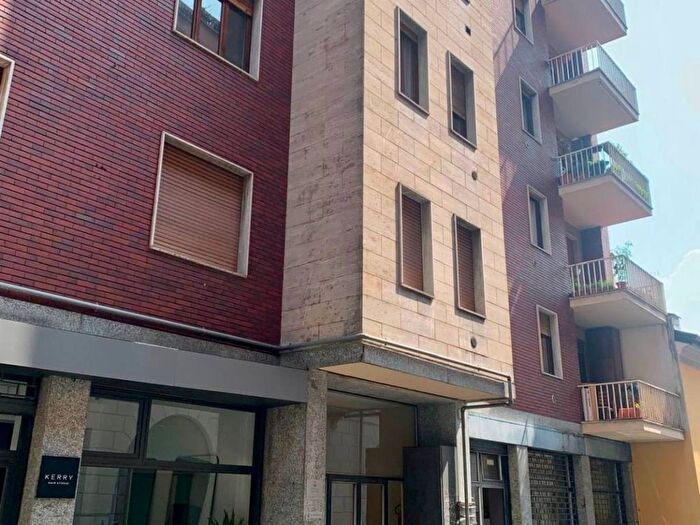 Appartamento bilocale in affitto in Via Indipendenza, Centro, Varese