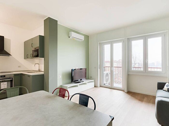 Appartamento quadrilocale in affitto in Via Santa Marcellina, Bicocca, Milano