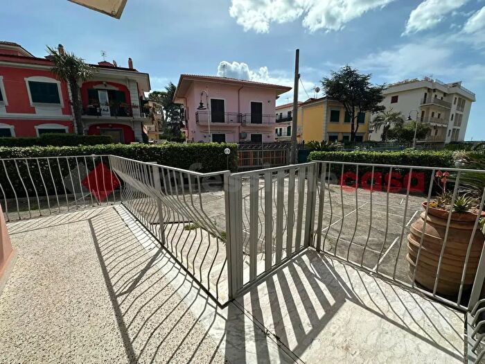 Appartamento quadrilocale in vendita in Via Capolino II, Minturno