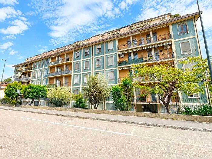Appartamento quadrilocale in vendita in Appartamento Via Montello, Cologno Monzese