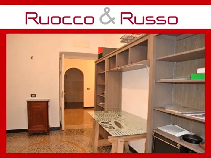 Appartamento trilocale in vendita in Genova