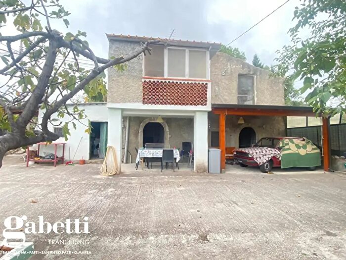 Casa trilocale in vendita in Cda Crocevia, San Piero Patti