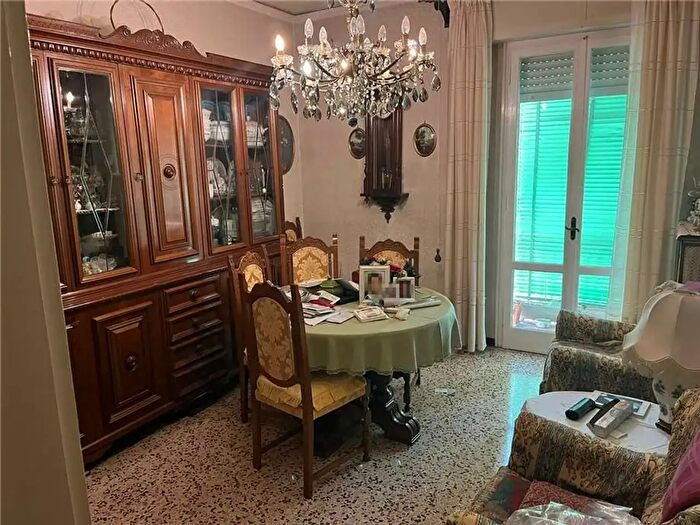 Appartamento trilocale in vendita in Modena