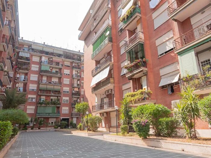 Appartamento bilocale in vendita in Via Marco Fulvio Nobiliore, Roma