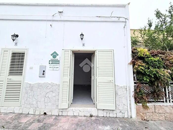 Casa bilocale in vendita in Via Portofino, Maruggio