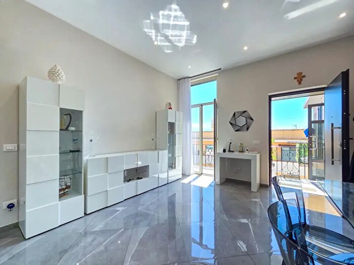 Appartamento con 5 locali in vendita in Viale San Martino, Messina