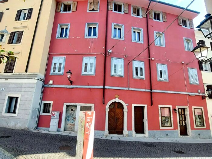 Appartamento quadrilocale in vendita in Via delle Monache, Gorizia