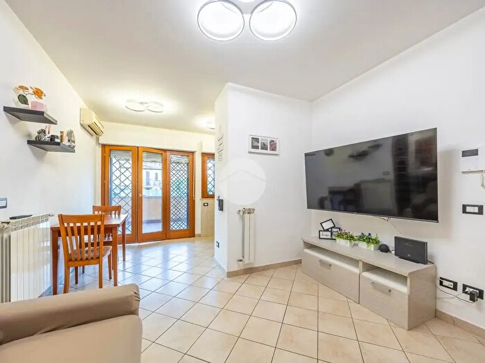Appartamento bilocale in vendita in Via di Lunghezza, Roma