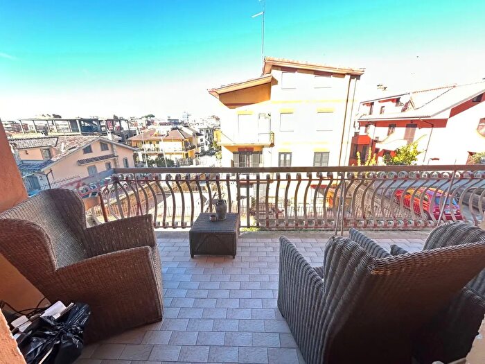 Appartamento bilocale in vendita in Via del Pordoi, Fonte Nuova