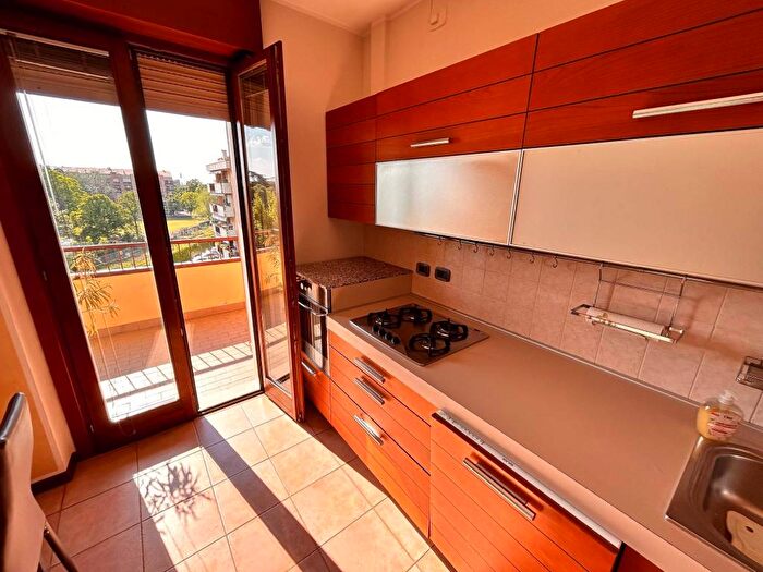 Appartamento trilocale in affitto in Via Ugo Zannoni, Zona Fiera, Verona