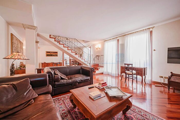 Appartamento con 9 locali in vendita in Via Vendramini Padova, Padova