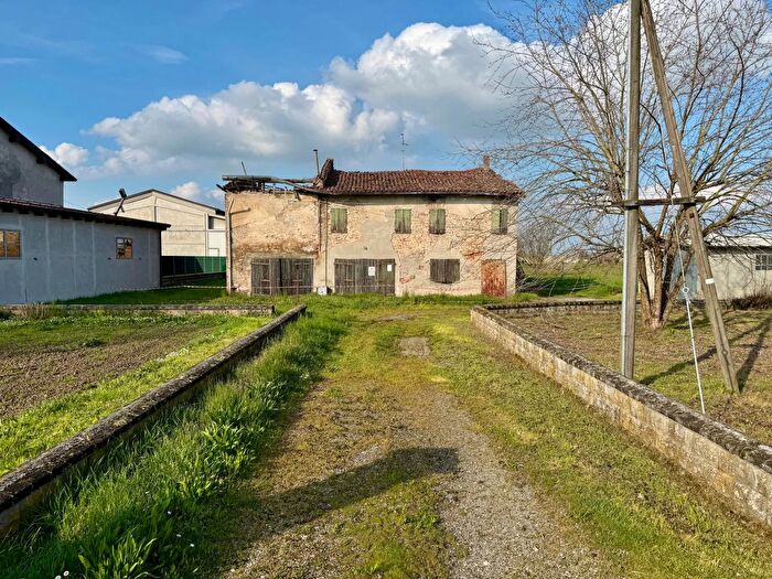 Casa in vendita in Via Vecchia di Sissa, Sissa Trecasali