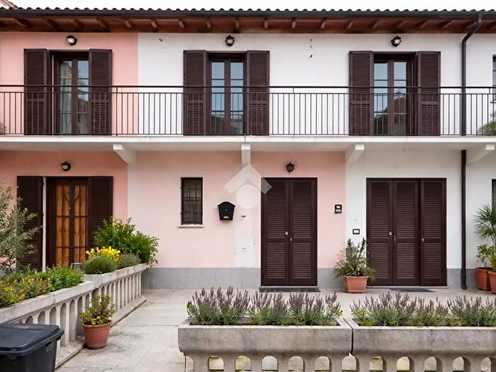Appartamento quadrilocale in affitto in Via Scazzola, Alessandria