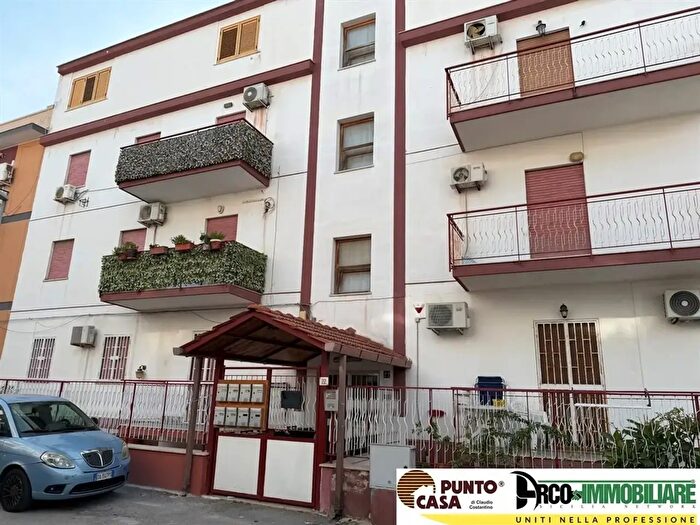 Appartamento quadrilocale in affitto in Via Polluce, Palermo
