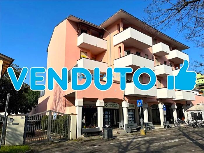 Appartamento quadrilocale in vendita in Piazza Carducci Rio Saliceto Re, Rio Saliceto