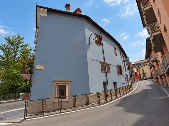 Appartamento quadrilocale in vendita in Via del Rinchiuso, Mondovi'