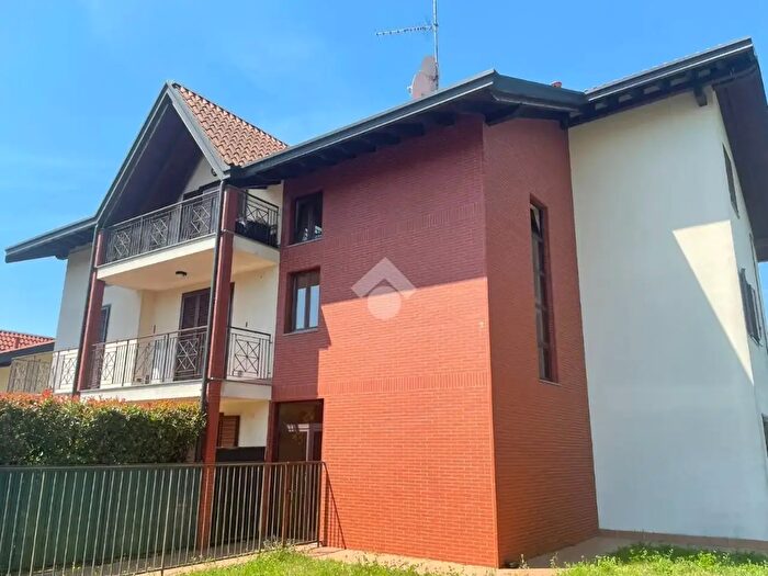 Appartamento bilocale in vendita in Via Alpi, Cardano Al Campo