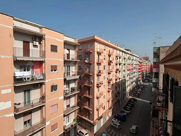 Appartamento bilocale in vendita in Via Cesare Battisti, Taranto