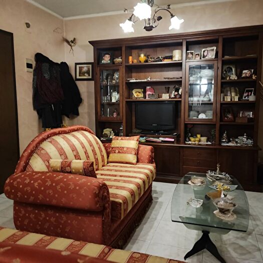 Appartamento con 5 locali in vendita in Via Caramme, Valverde