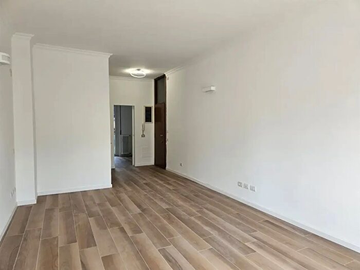 Appartamento trilocale in affitto in Via Azzone Visconti, Monza