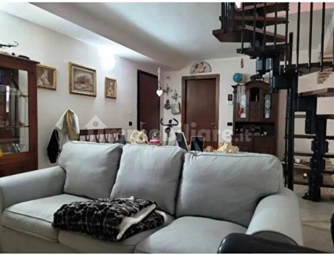 Appartamento quadrilocale in vendita in Via Luigi Pomini, Castellanza