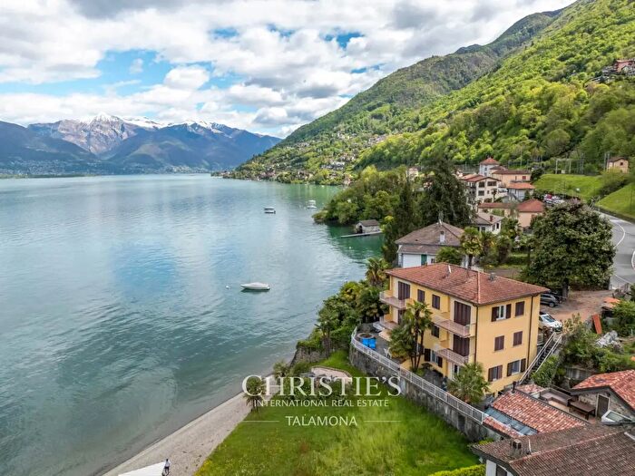 Appartamento trilocale in vendita in Maccagno con Pino e Veddasca