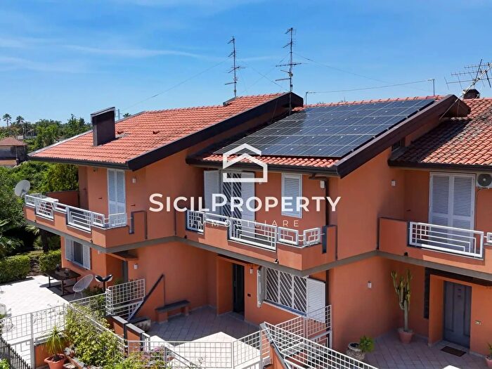 Casa con 6 locali in vendita in Via Vittorio Emanuele Orlando, San Giovanni La Punta