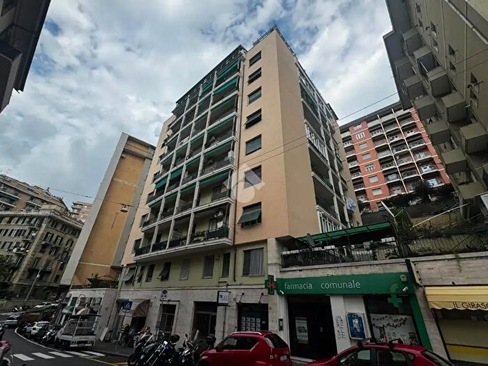 Appartamento con 7 locali in vendita in Via Vasco da Gama, Genova