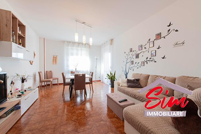 Appartamento trilocale in vendita in Via Arona Snc, Caltignaga