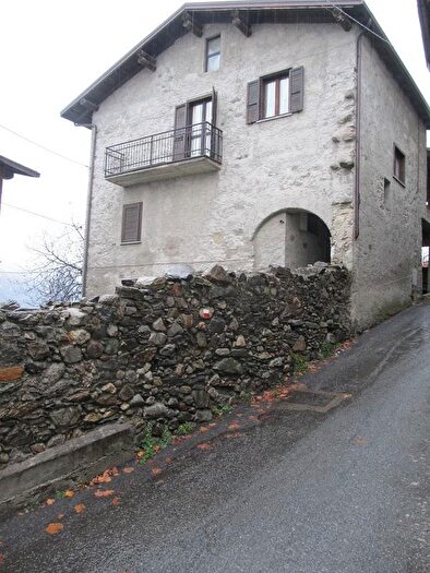 Casa con 5 locali in vendita in Berbenno Di Valtellina