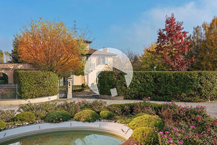 Casa con 8 locali in vendita in Via De Sanctis, Reggio Emilia