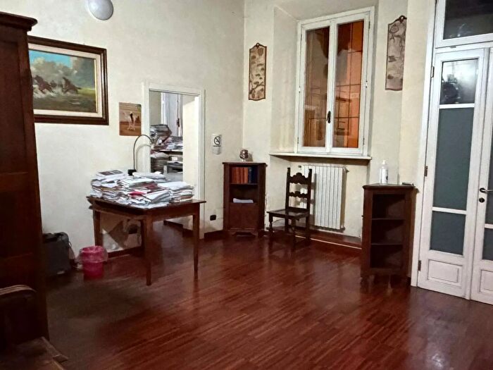 Appartamento quadrilocale in vendita in Via Romagnosi, Piacenza