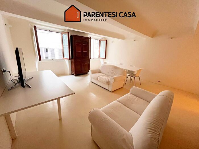 Appartamento trilocale in affitto in Piazza dei Mozzi, San Niccolò, Firenze