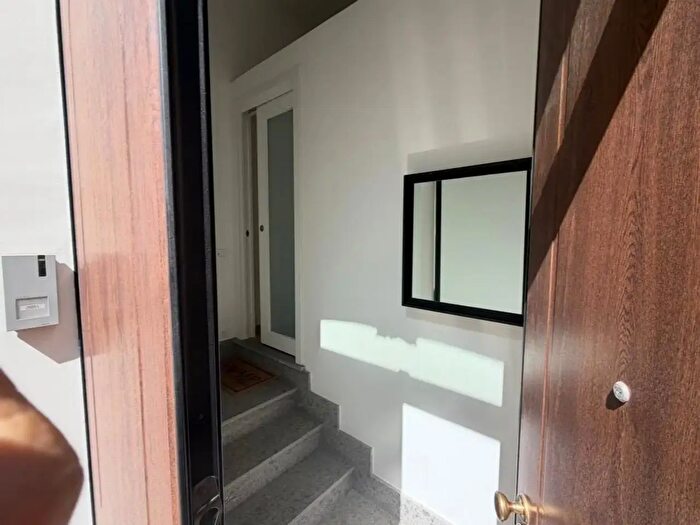 Appartamento trilocale in affitto in Via Marzolla, Brindisi