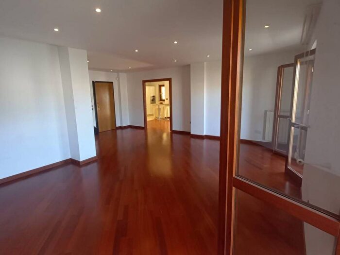 Appartamento trilocale in affitto in Via Umberto Saba, San Nicola la Strada