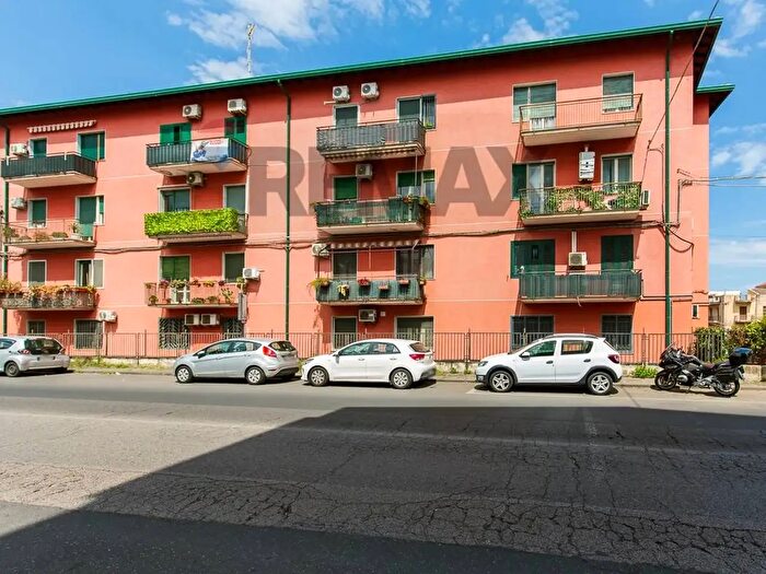 Appartamento trilocale in vendita in Via Armando Diaz, Catania