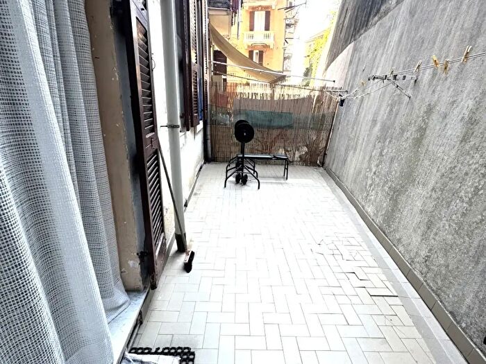 Appartamento trilocale in vendita in Via Santorre di Santarosa, Savona