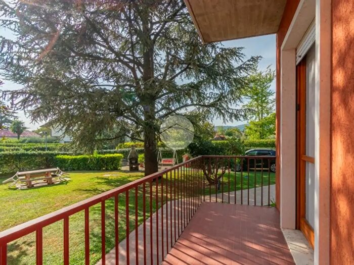 Appartamento quadrilocale in vendita in Via Arusnati, San Pietro In Cariano