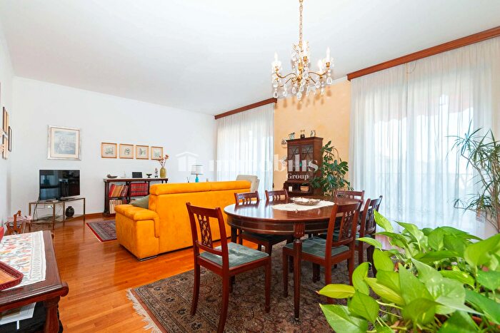 Appartamento quadrilocale in vendita in Piazza del Monastero, Torino