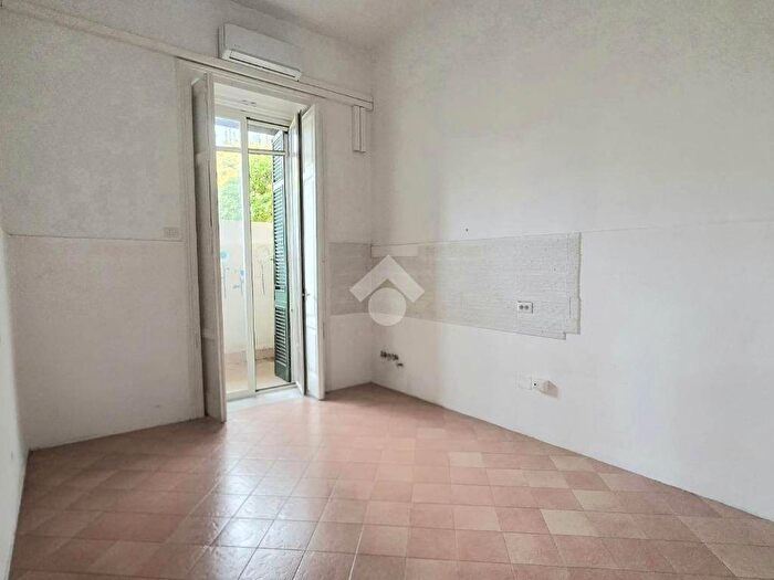 Appartamento quadrilocale in affitto in Via Emilio Scaglione, Piscinola, Napoli