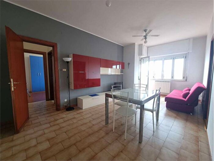 Appartamento con 5 locali in affitto in Catanzaro Lido, Catanzaro