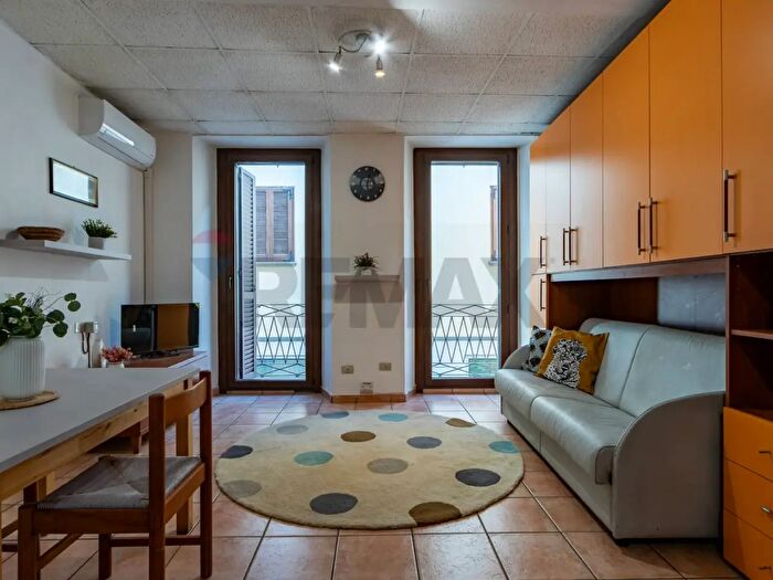 Appartamento monolocale in vendita in Monticello Brianza