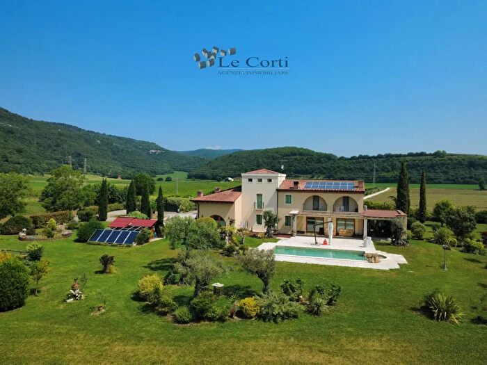 Casa con 8 locali in vendita in Sossano